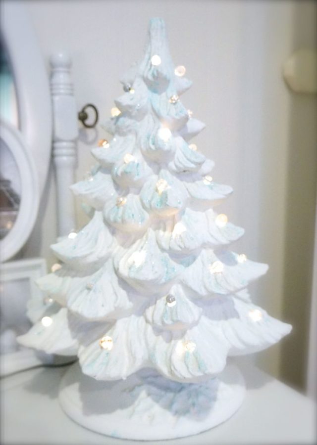 4 Most Beautiful Ceramic Christmas Trees For The Season   White Tree 640x900 